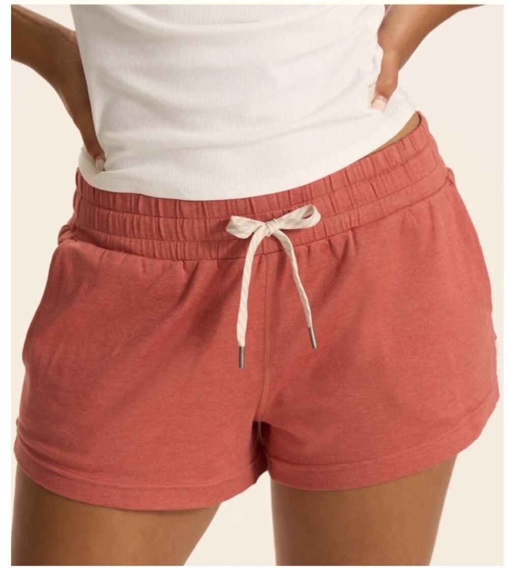 Vuori Womens XL Halo Performance Short Athletic Cinnamon Gorpcore Outdoor Casual